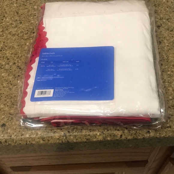 Christmas Table Cloth - Picture 2 of 6